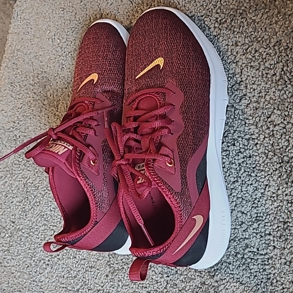Nike - Flex TR9 - NWOT Women's Size 8 Training Shoes